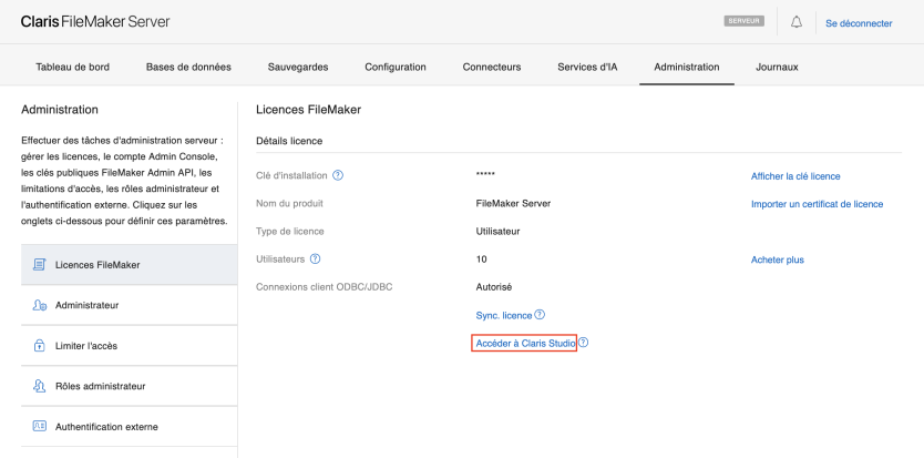 L'emplacement du lien Accéder à Claris Studio et l'adresse e-mail du propriétaire de la licence dans l'onglet Administration > Licences FileMaker dans l'Admin Console de FileMaker Server